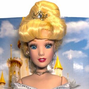 Disneys Cinderella 16” Porcelain Doll Keepsake The Brass Key ‘05 - NO Ext  Box
